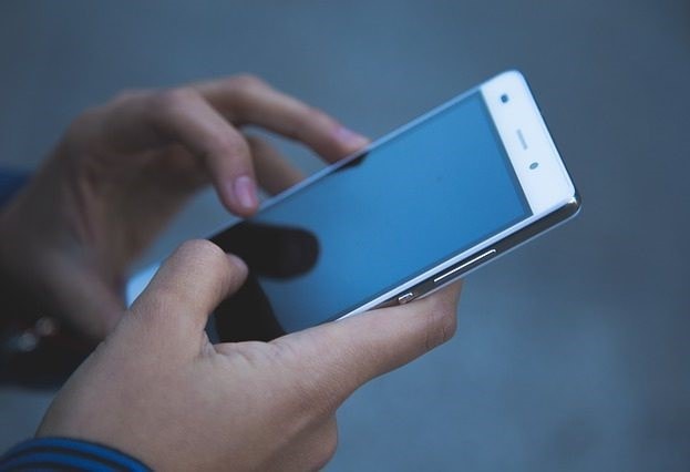 Ваші дані захищені? Крім блокування екрану на телефоні на Android, застосовуйте пароль до різних папок. ESET.
