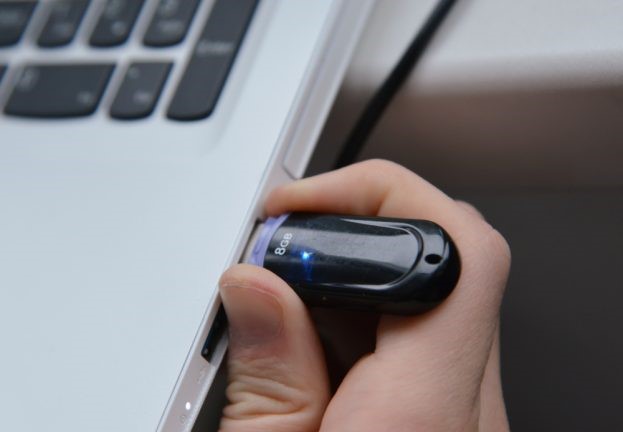 Преступники используют любопытство людей к USB-устройствам для достижения своих целей – ESET.