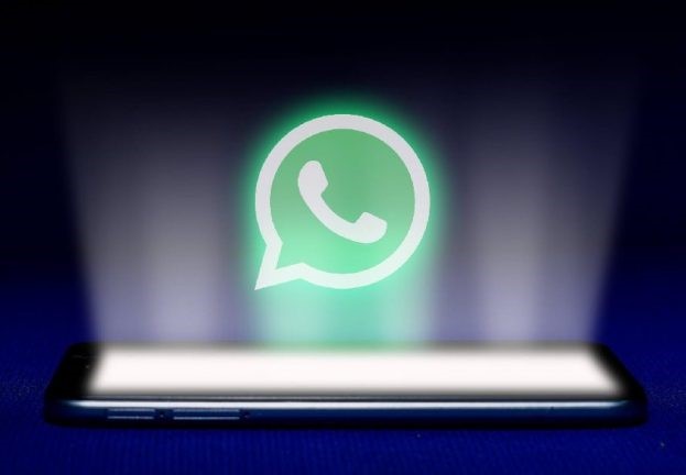 Угроза для Android. После установки розовой темы WhatsApp приложение скрывает свое присутствие на Android. ESET.