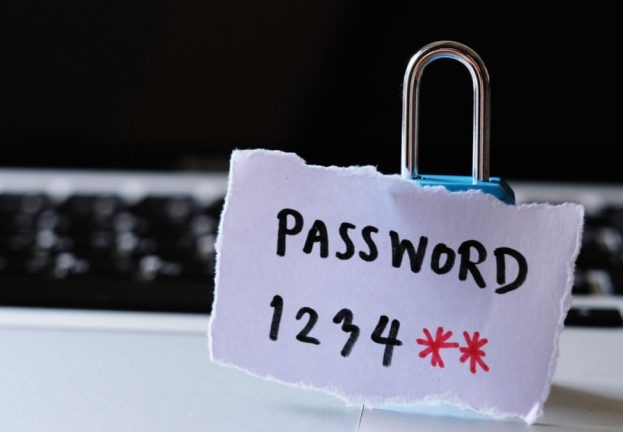 Делайте выбор в пользу сложного пароля для защиты информации. ESET.